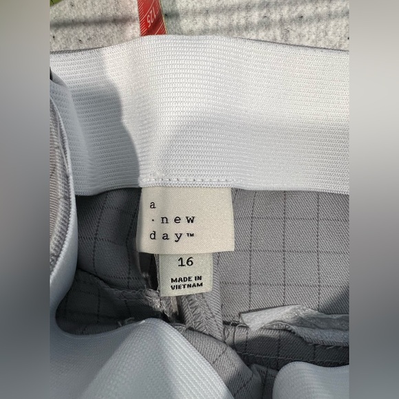 Gray Plaid Pant A NEW DAY SIZE 16 - Picture 5 of 7